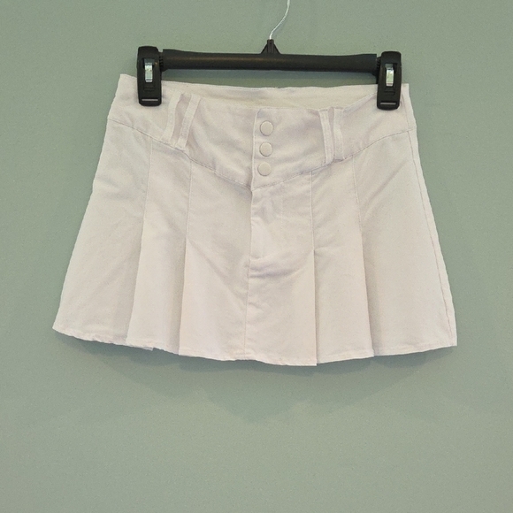 H&M Divided Mini Skirt Crisp White Pleated Size XS - Picture 1 of 8